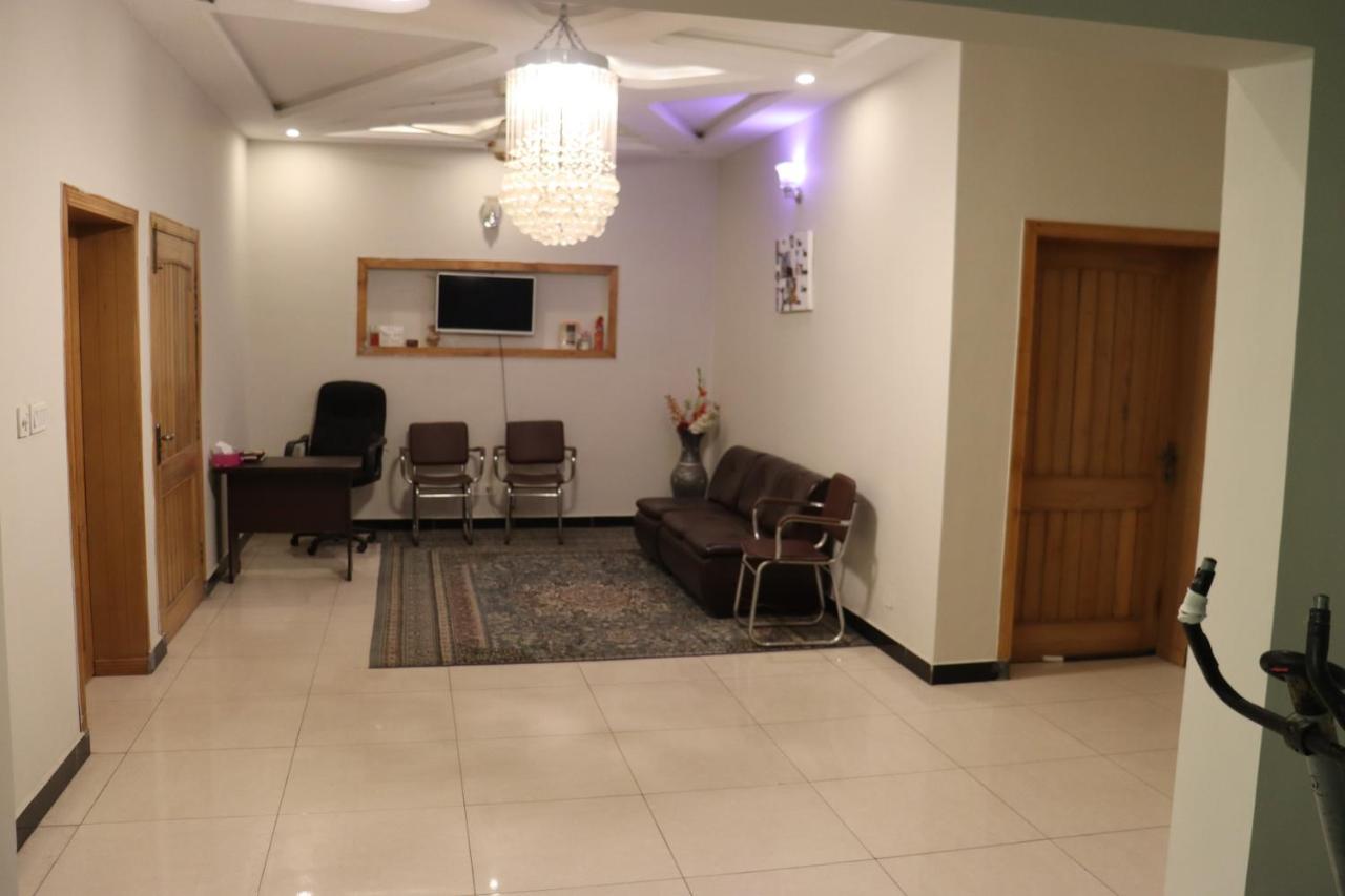 N N Guests Palace イスラマバード エクステリア 写真